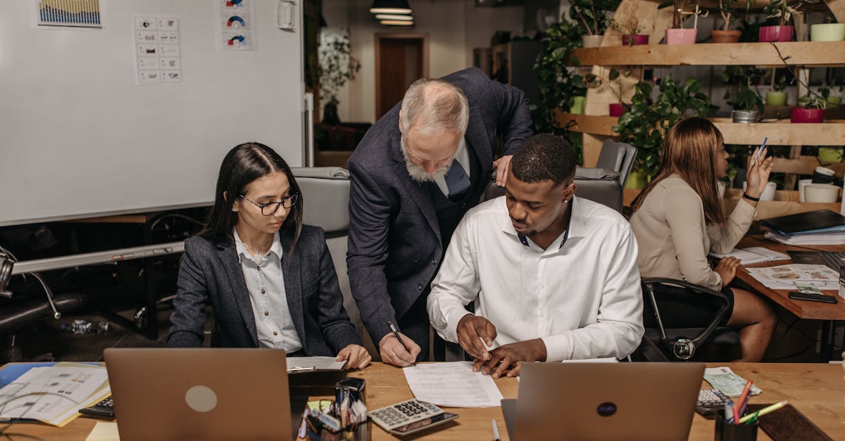 通过游戏监管和监测战胜技术支持